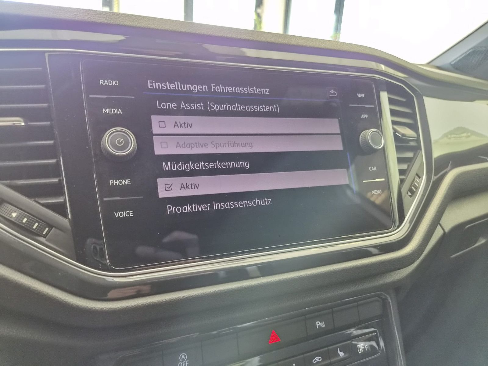 Fahrzeugabbildung Volkswagen T-Roc Sport 4Motion / LED / SCHECKHEFT