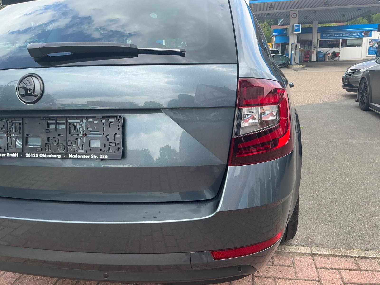 Skoda Octavia Combi Ambition 1.8 TSI SHZ BT PDC NAVI
