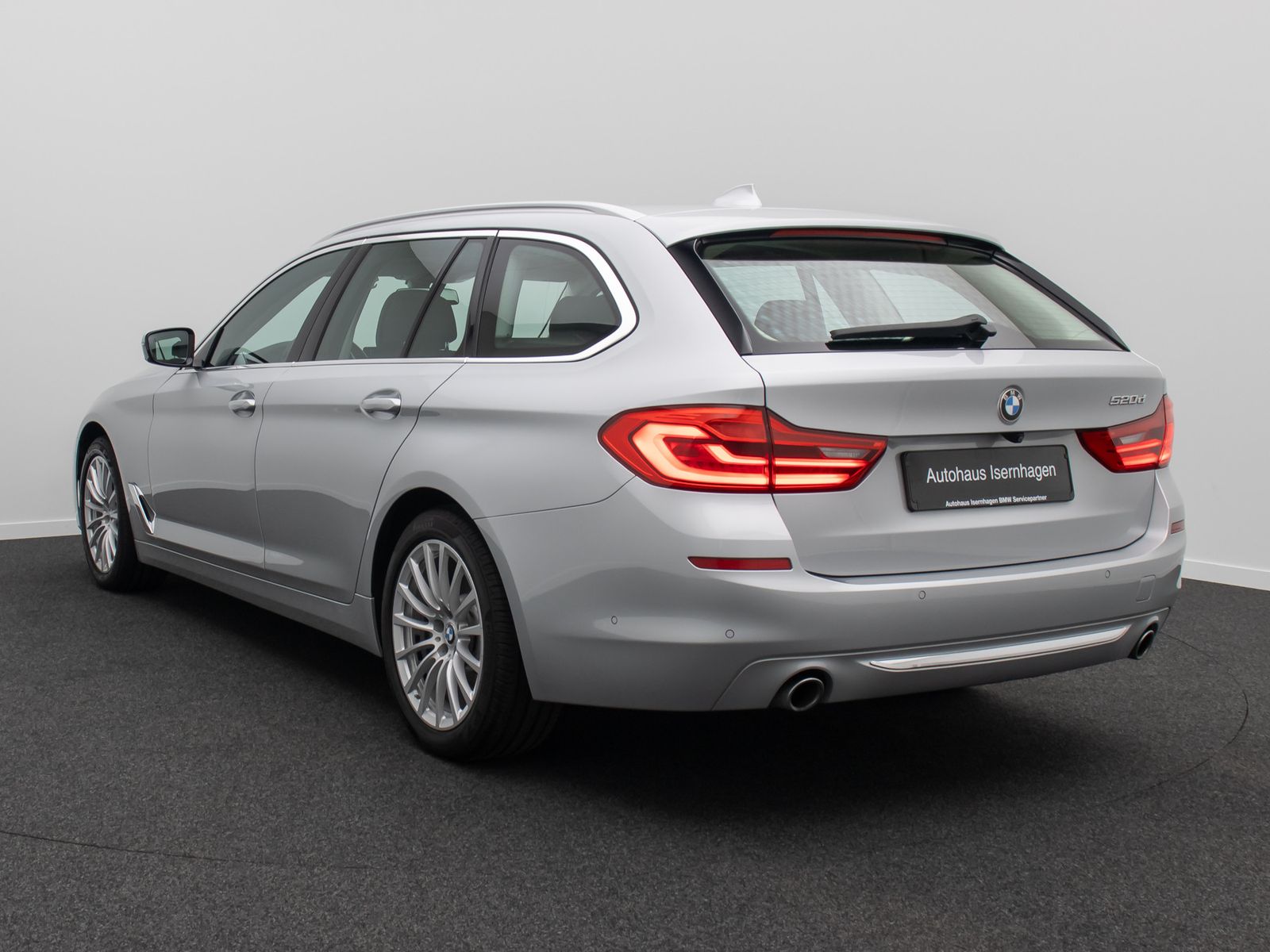 Fahrzeugabbildung BMW 520d Luxury Line 360&deg;DAB Alarm DisplKey Panorama
