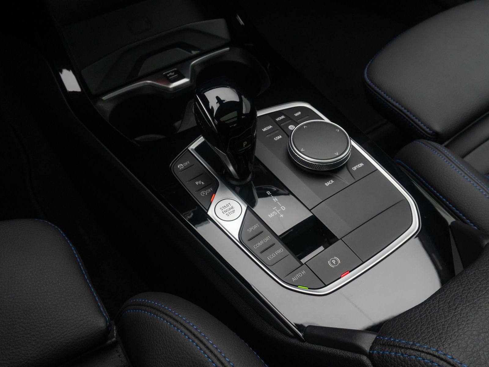 Fahrzeugabbildung BMW 218i Gran Coup&eacute; M Sport DAB H/K Panorama Komfort