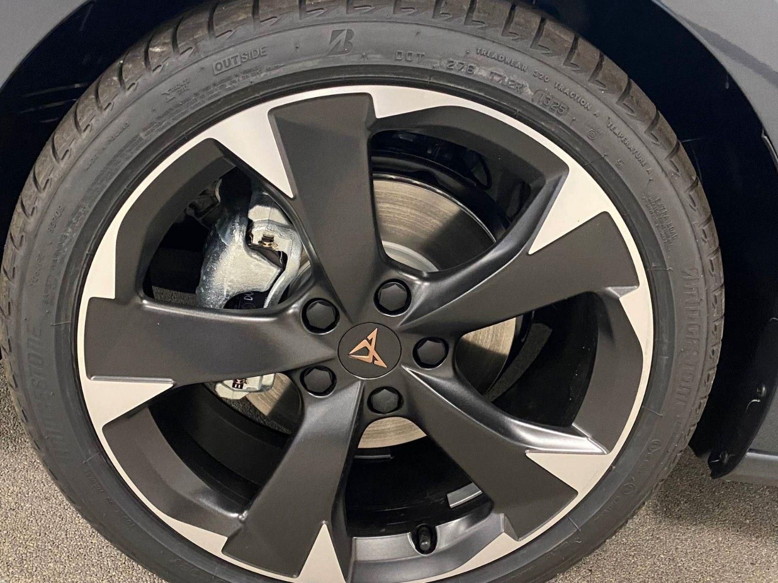 Fahrzeugabbildung CUPRA Leon ST 1.5 eTSI DSG MHEV+Schwellerverbreiterun