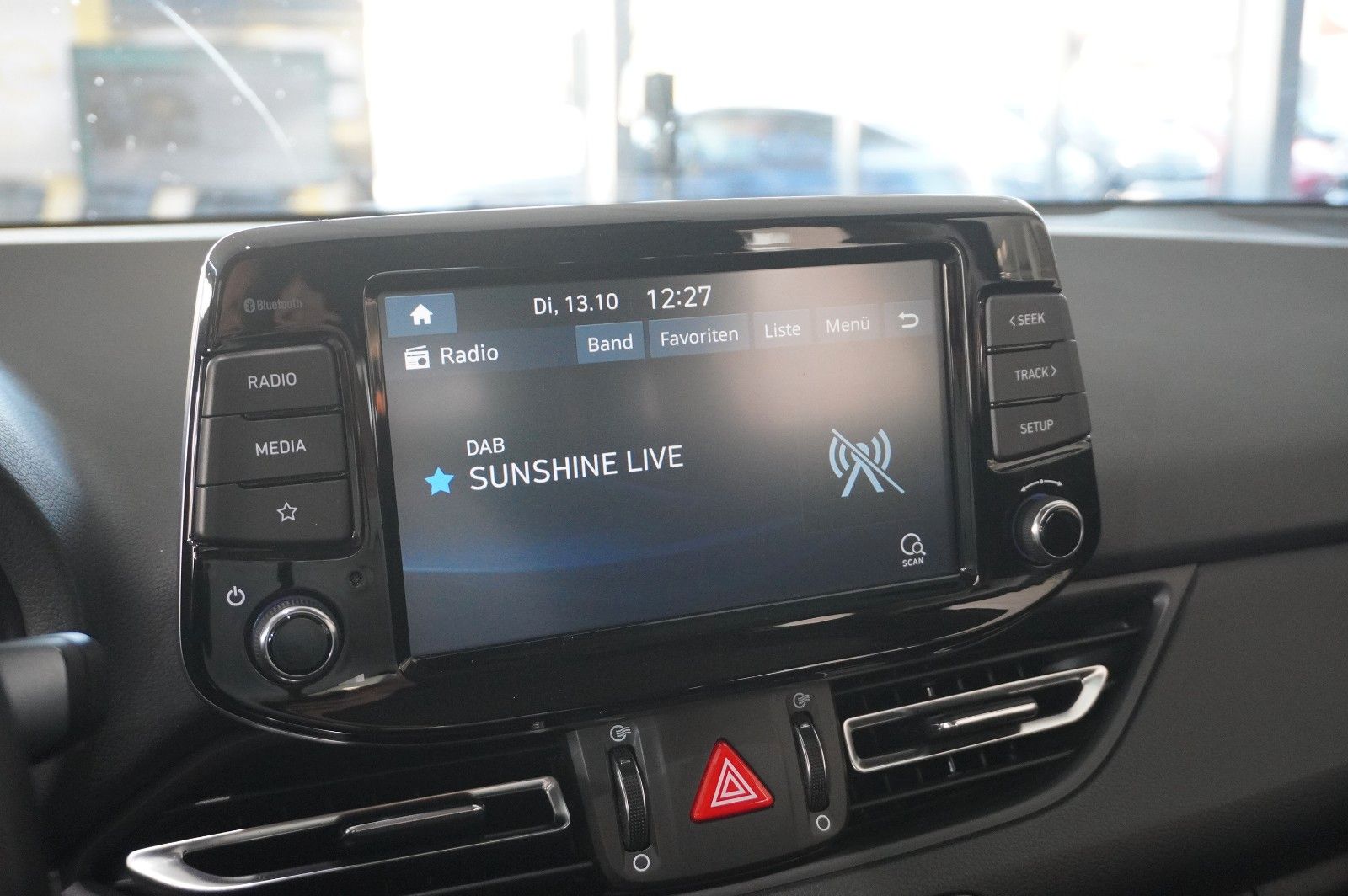 Fahrzeugabbildung Hyundai i30 1.5 T-GDI PURE NAVI/LED/KAMERA/SPORT/SH/AHK