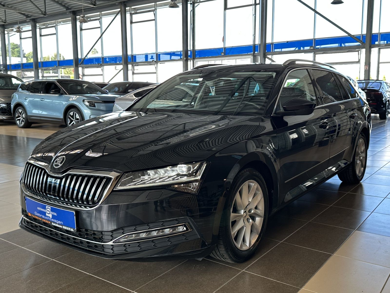 Skoda Superb Style 4x4 Memory Navi LED ACC SHZ PDC imagem 3