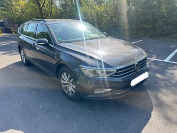 Volkswagen Passat Variant - 1