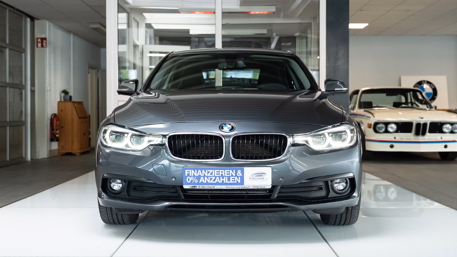 BMW 320d Limousine Navi AdapLED PDC uvm.