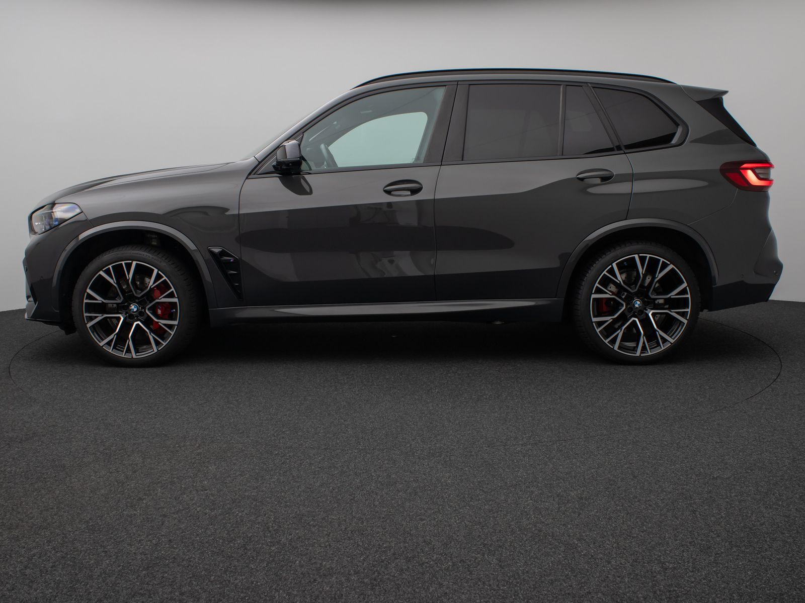 Fahrzeugabbildung BMW X5 M Competition Panorama Laser 360°DAB DisplKey