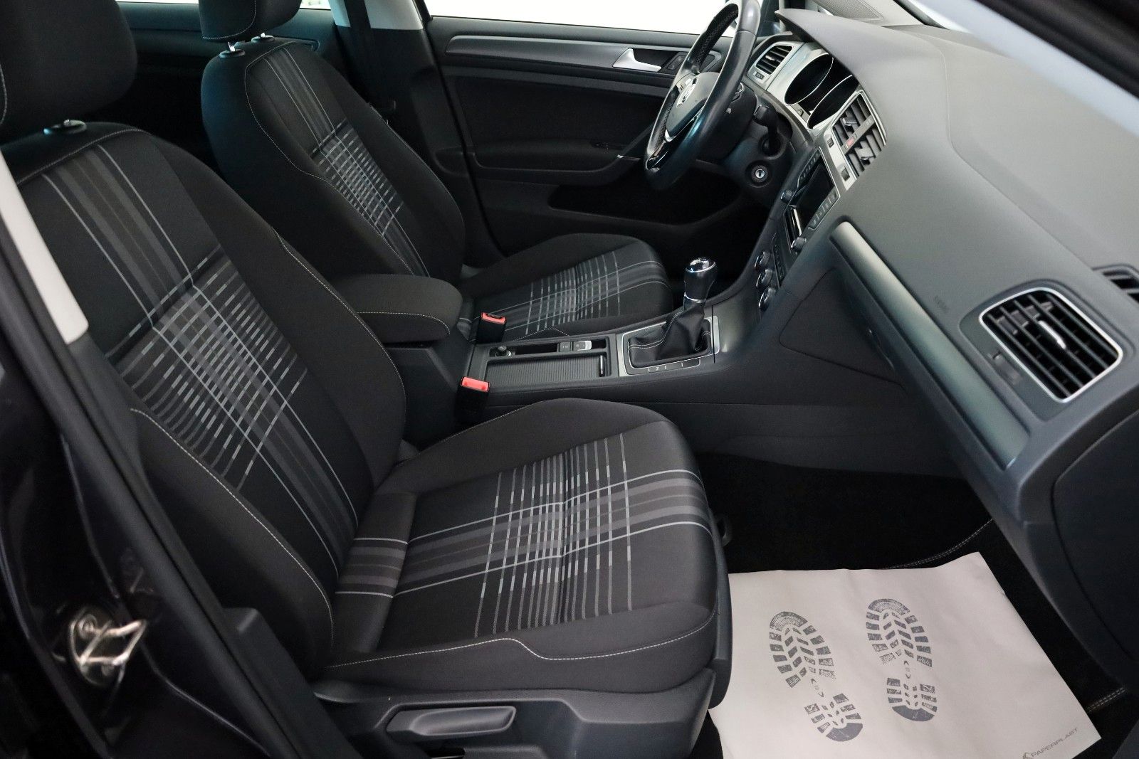 Fahrzeugabbildung Volkswagen Golf VII Lim. Lounge SH,PDC,SR+WR