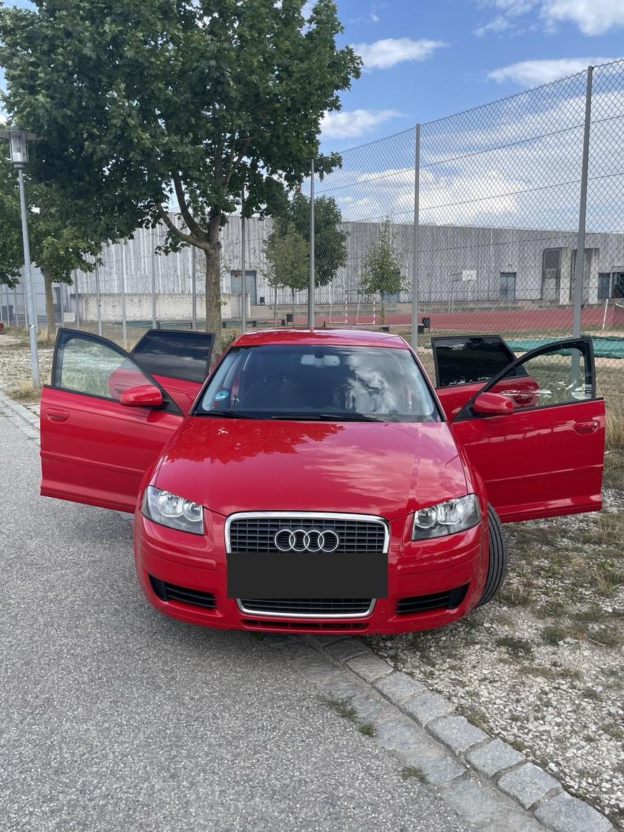 Audi A3 2005 — rear view