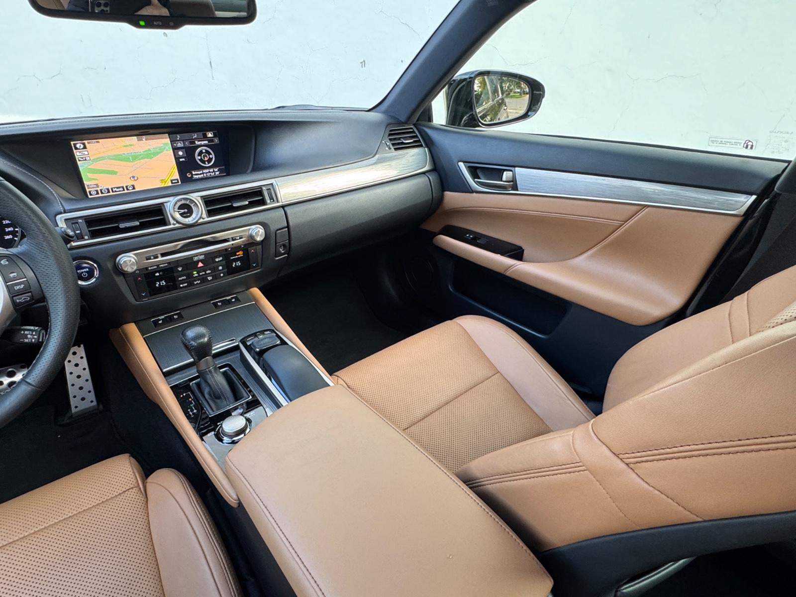 Lexus GS 450h F Sport 345 ch Hybride • Mark Levinson • Toit ouvrant • 4 roues directrices • Sièges ventilés