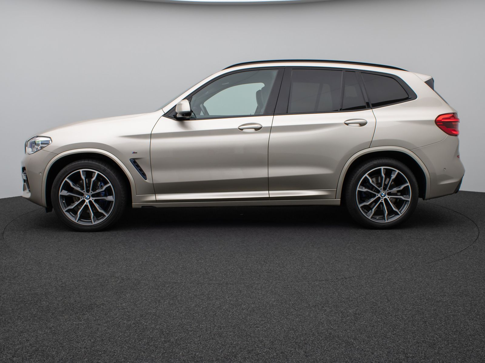 Fahrzeugabbildung BMW X3 M40d Panorama 360° HUD DAB H/K AHK Komfort