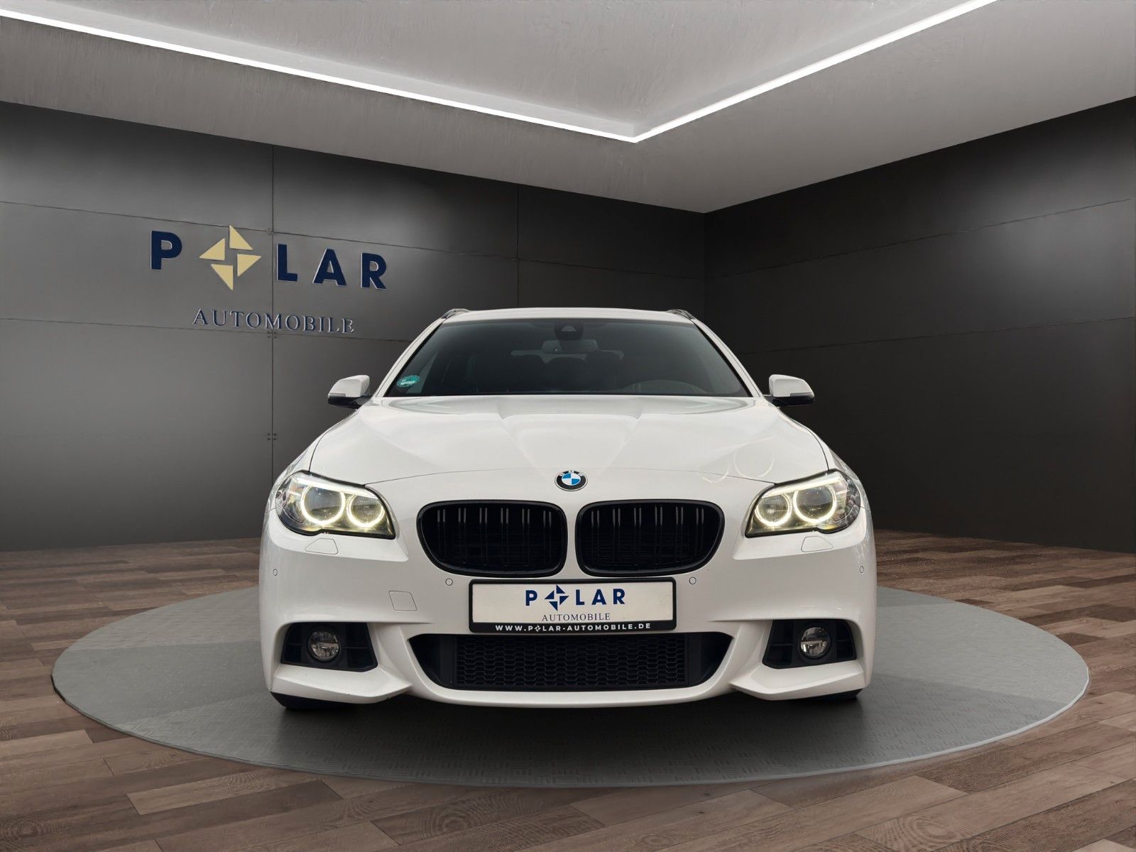 Fahrzeugabbildung BMW 520d Touring AHK/M-Paket/Head-Up/Bhz.Lenkrad/PDC