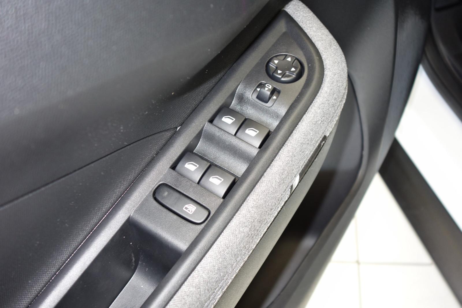 Opel Frontera Ultimate 1.2 145PS AT LED,Navi,Rückfah.
