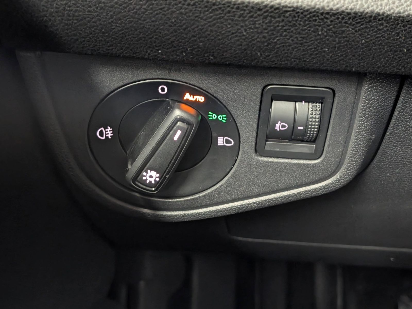 VW Polo 1.0 Life Klimaanlage LED SHZ Allwetter – Bild 30