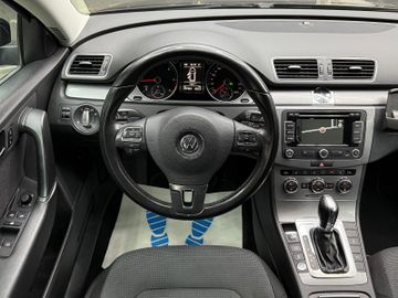Volkswagen Passat - 9