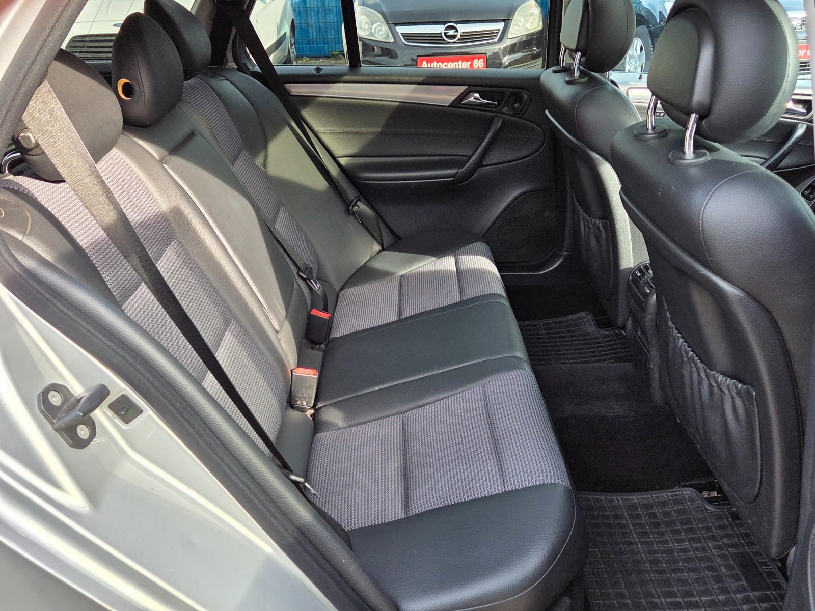 Mercedes-Benz C220 2004 — photo 13