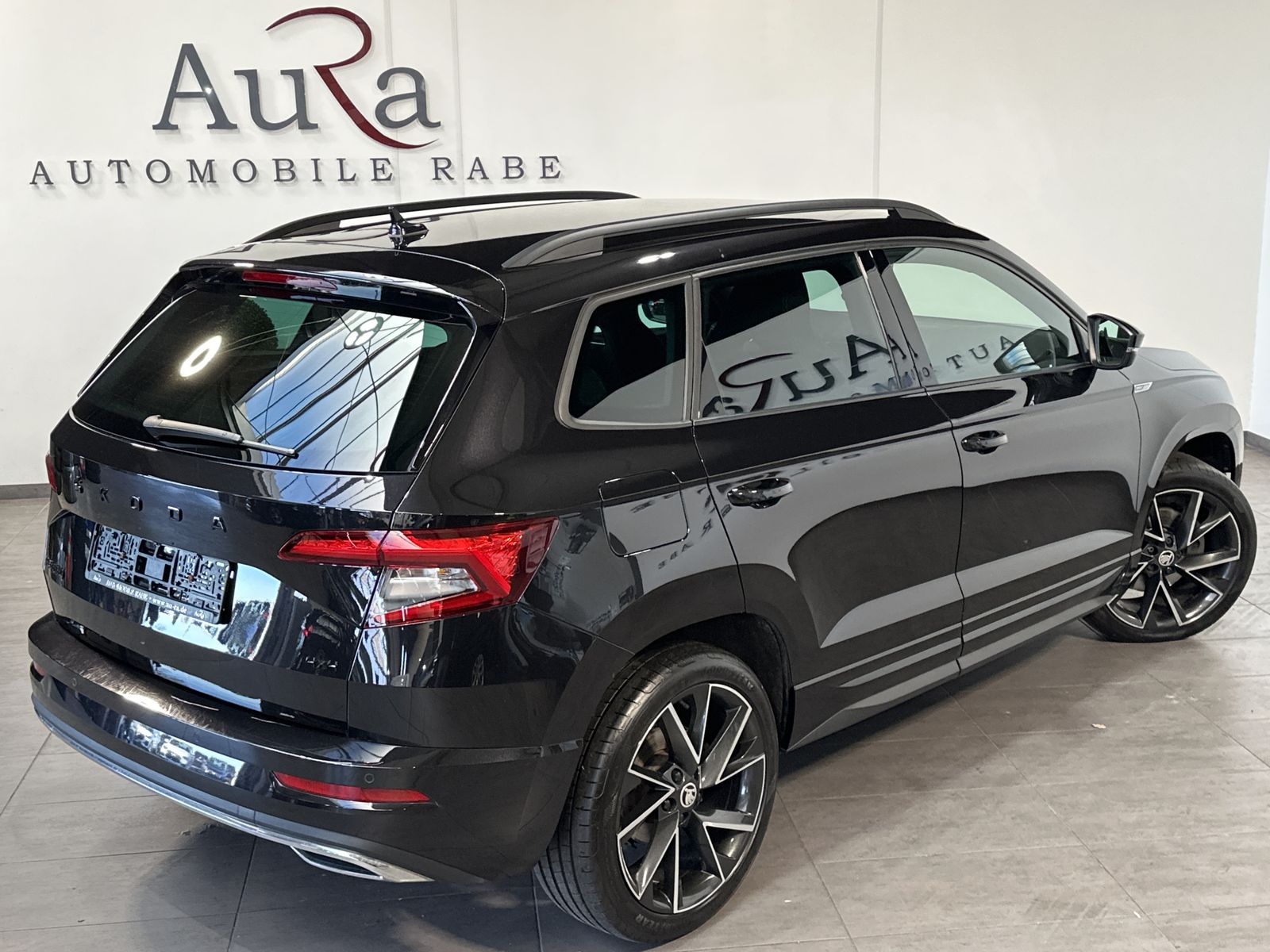 Fahrzeugabbildung SKODA Karoq 2.0 TDI DSG Sportline 4x4 NAV+LED+KAM+19ZO