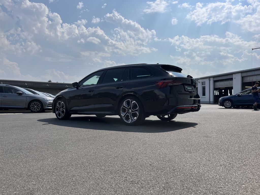 Skoda Octavia 2023 г. Чёрный, пробег 38099 км