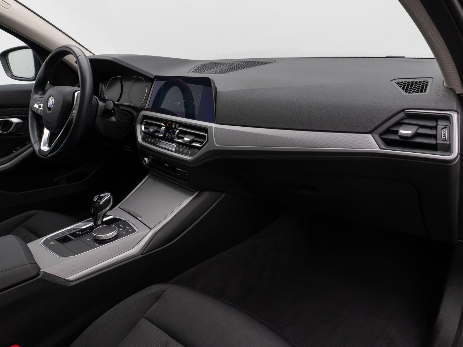 Fahrzeugabbildung BMW 320d xD  Glasdach Kamera DAB Geschwindigkeitsreg