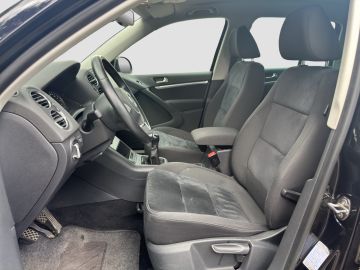 Volkswagen Tiguan - 11