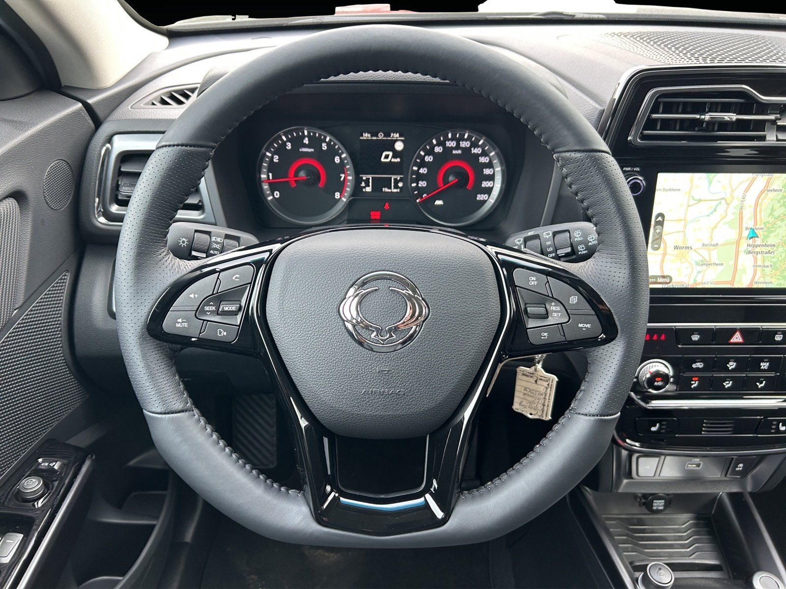 Fahrzeugabbildung Ssangyong Tivoli Fizz 1.5 T-GDI KAMERA/SHZ/NAVI/TEMPOMAT/