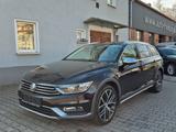 Volkswagen Passat  Alltrack,4x4,Leder,Standhzg,Panoram,Ahk - VW Passat Alltrack mit Schiebedach