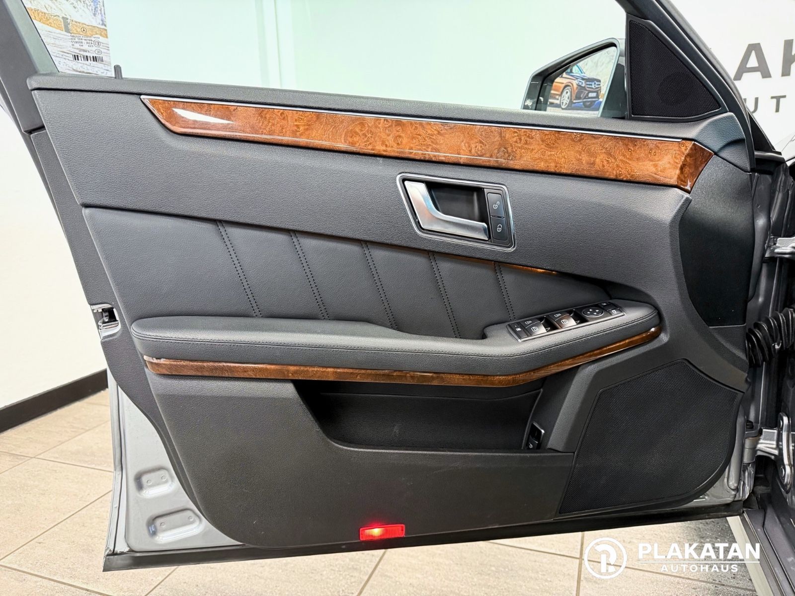 Fahrzeugabbildung Mercedes-Benz E 250 CDI T-Modell Leder AHK MB-Service
