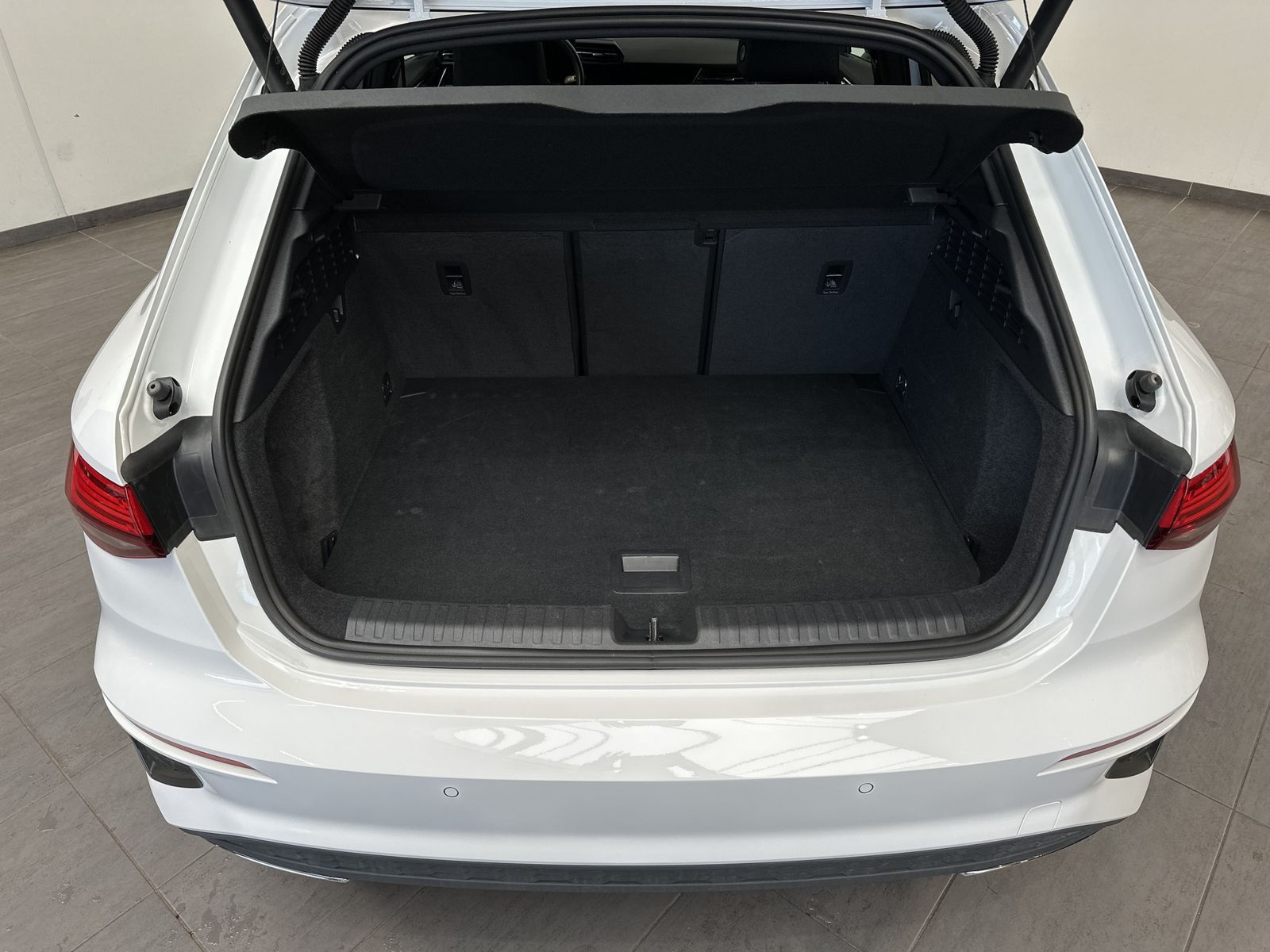 Fahrzeugabbildung Audi A3 35 TDI SpB S-Line NAV+LED+KAM+B&O+CARPLAY+1HD