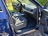 Audi Q5 40 TDI S tronic quattro sport S line - Audi Q5 mit Diesel-Antrieb: Blau, Ambiente-Beleuchtung