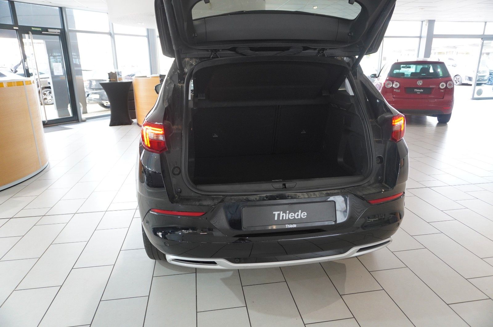 Fahrzeugabbildung Opel Grandland (X) 1.6 PHEV ELEGANCE NAVI/LED/SPORT