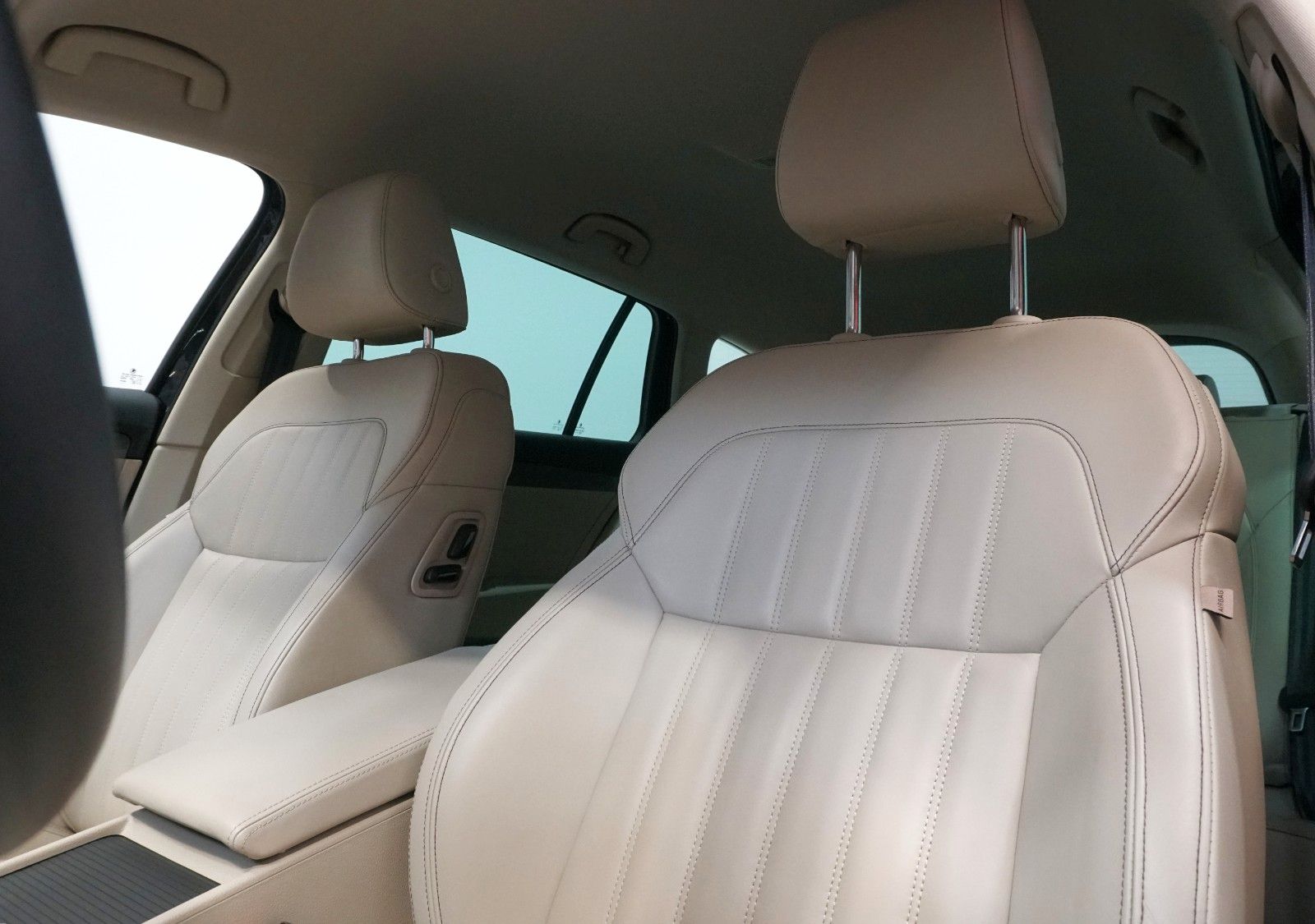 Skoda Superb Combi Style 2.0 TSI ACC RfK Matrix Leder foto 11