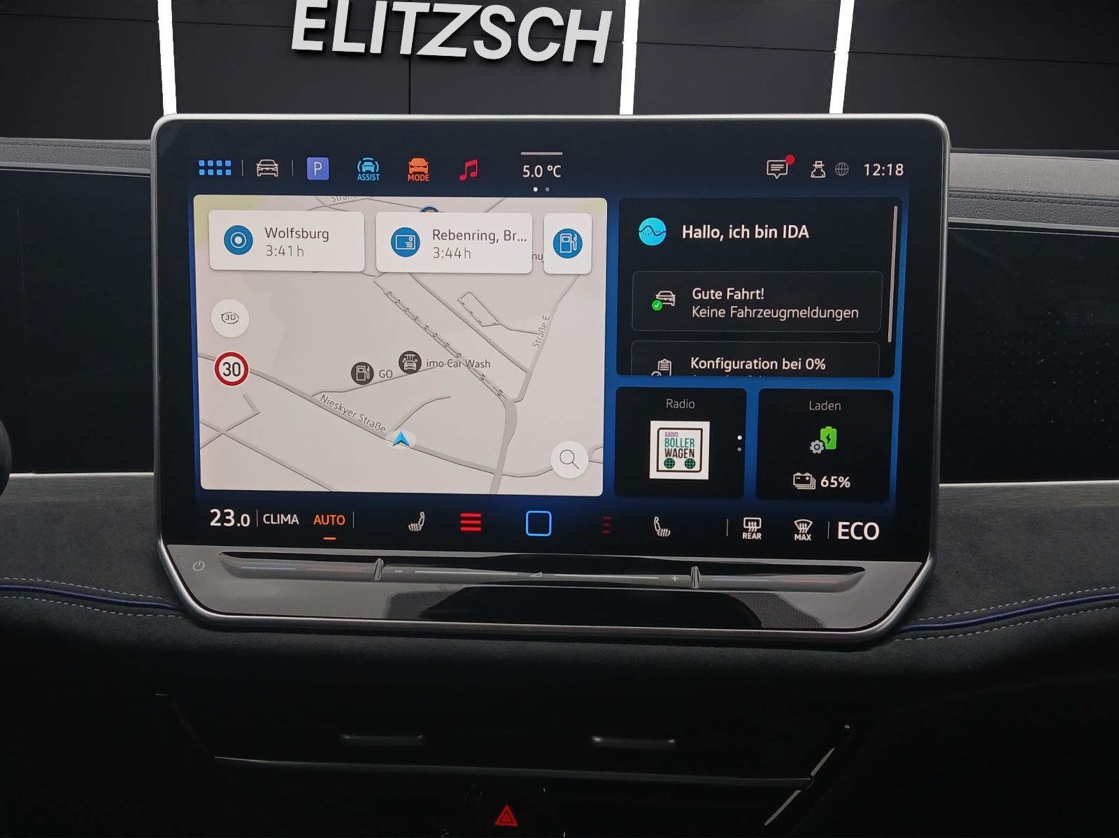 Fahrzeugabbildung Volkswagen Passat R-Line eHybrid DSG IQ.Light ACC AHK SH Ma