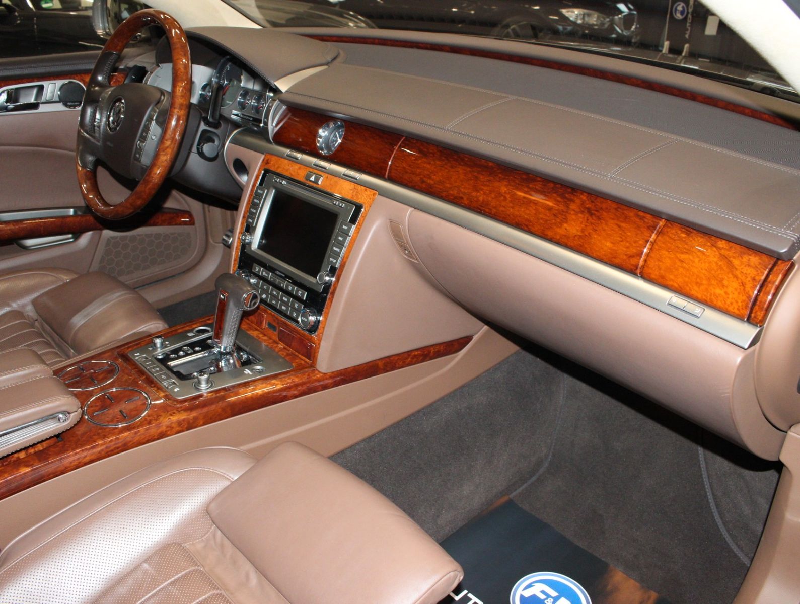 Fahrzeugabbildung Volkswagen Phaeton V6 TDI 4M Lang Exklusive 4Sitzer+VOLL