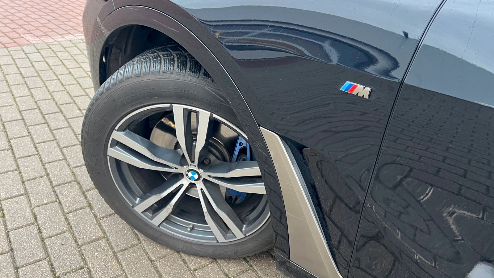 Fahrzeugabbildung BMW X7 M50 d *H/K*360°*PANO*AHK*M-Paket*HUD*Mietkauf