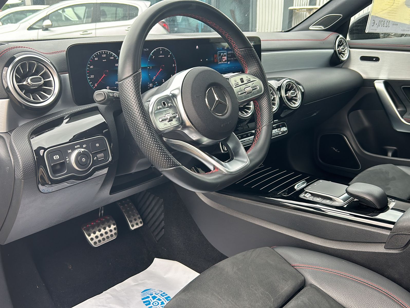 Fahrzeugabbildung Mercedes-Benz CLA 220 d Shooting Brake AMG Line