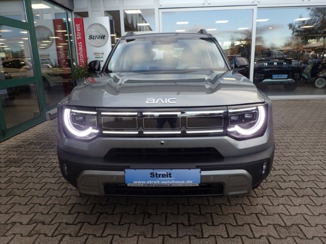 Fahrzeugabbildung BAIC BJ30 4WD HEV El. Panodach Leder digitales Cockpi