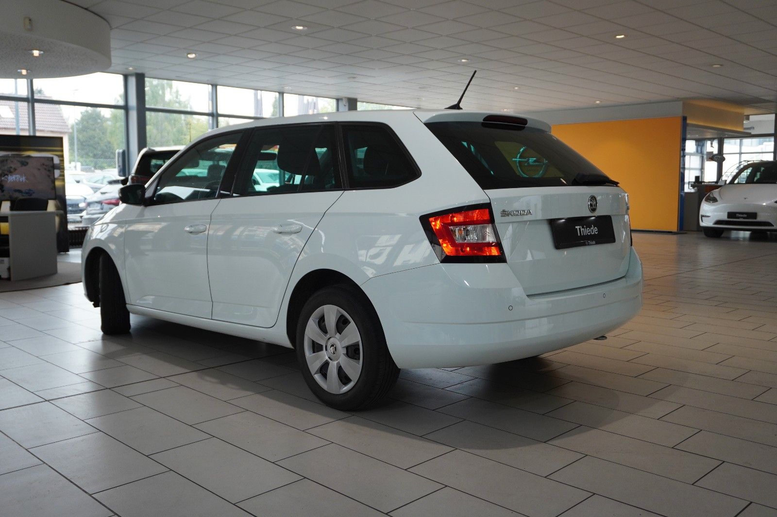 Fahrzeugabbildung SKODA Fabia Combi 1.4 TDI AMBITION DSG NAVI/LED/PDC