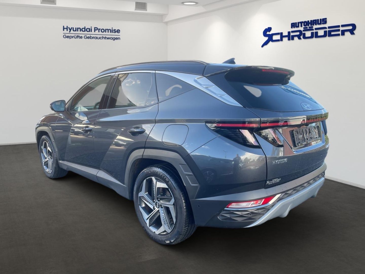 Fahrzeugabbildung Hyundai Tucson 4WD Plug-In Hybrid Prime Panorama AHK LED