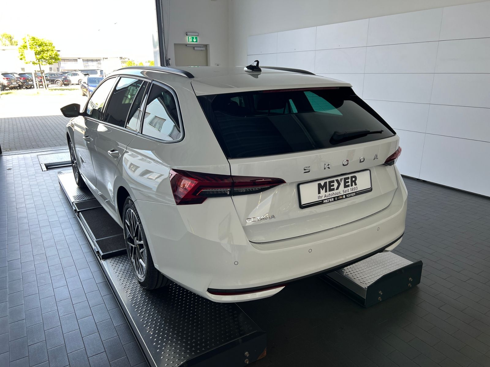 Fahrzeugabbildung SKODA Octavia Combi Balance 2.0 TDI DSG *AHK,Rückfahrk