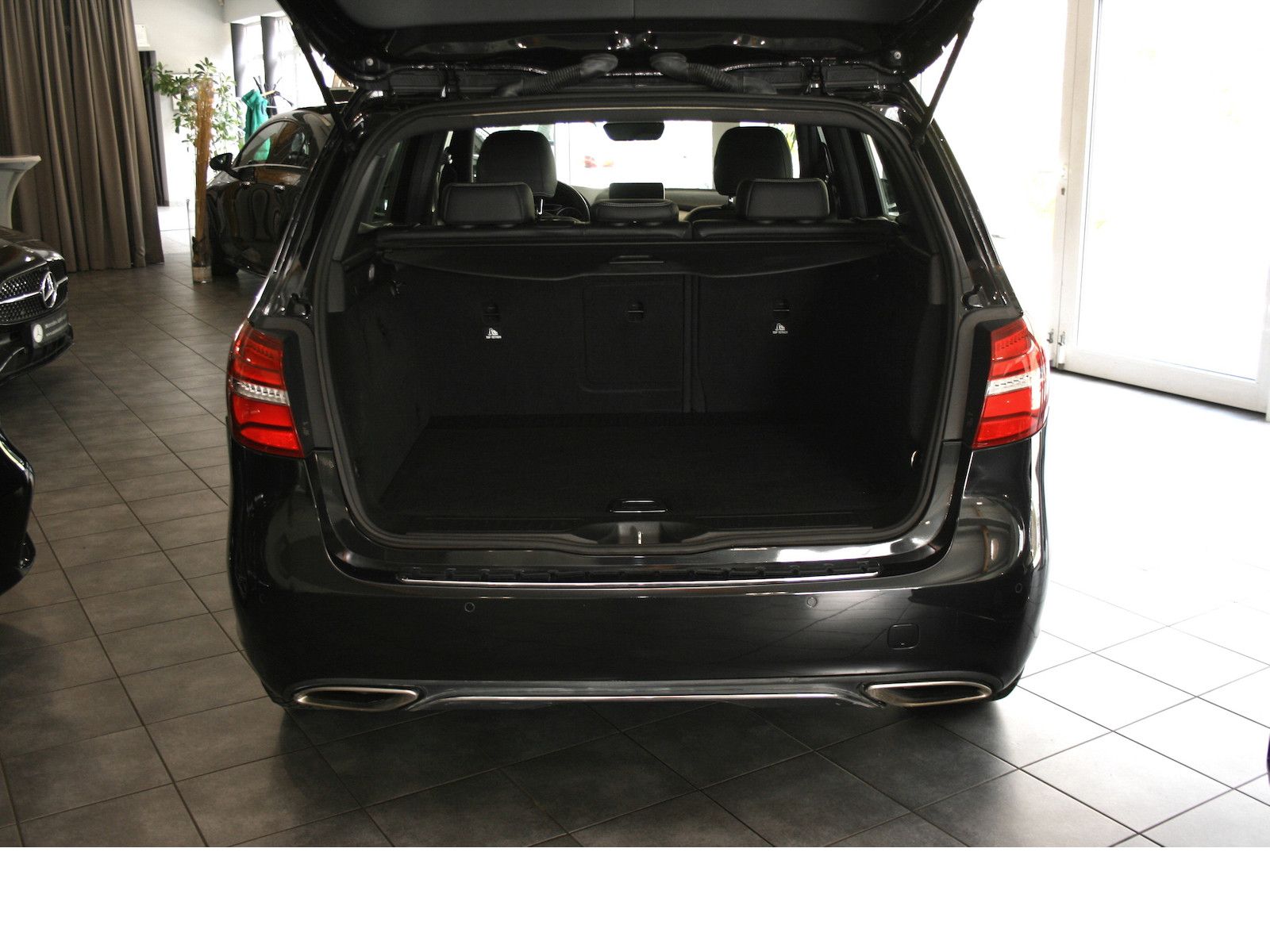 Fahrzeugabbildung Mercedes-Benz B 180 Urban *Automatik*LED*Navi*Totwinkel*AHK