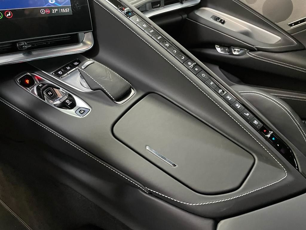 Fahrzeugabbildung Corvette C8 COUPE-TARGA-3LT-Z51-LIFT-VORFÜHRWAGEN