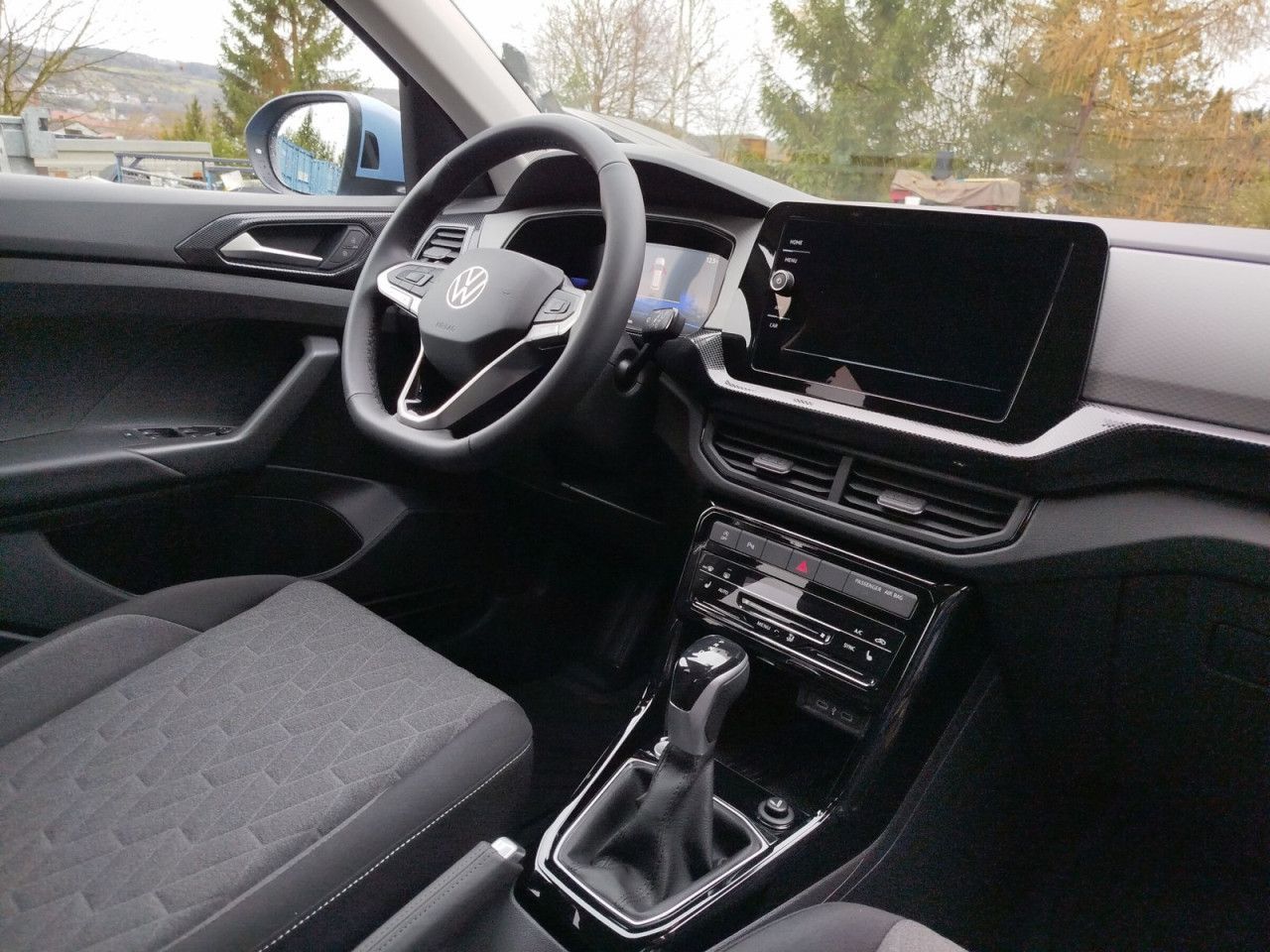Fahrzeugabbildung Volkswagen T-Cross Life 1.0 TSI 85 kw