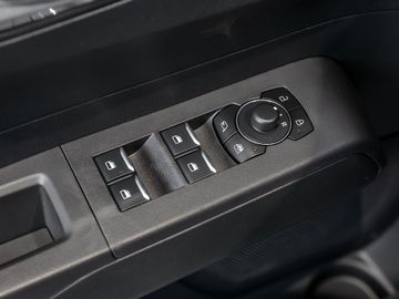 Ford Tourneo Courier 1.0 Titanium Assistenz-Paket ACC