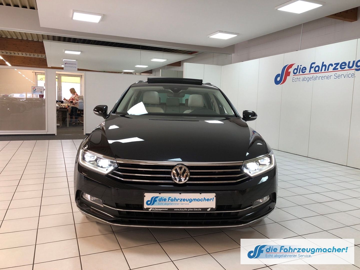 Fahrzeugabbildung Volkswagen Passat Variant Highline 2.0 TDI AHK-schw.Pano Vi