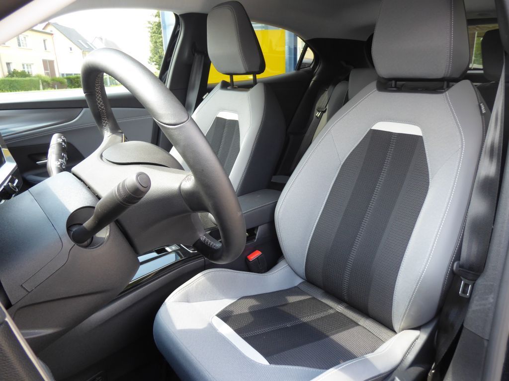 Fahrzeugabbildung Opel Mokka-e Elegance+Kamera+LED+Keyless