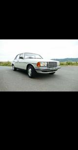 Mercedes-Benz Einmaliger W123 280 E aus 1978 Benzin und ... - Mercedes-Benz 280 mit Benzin-Antrieb: Limousine, W123