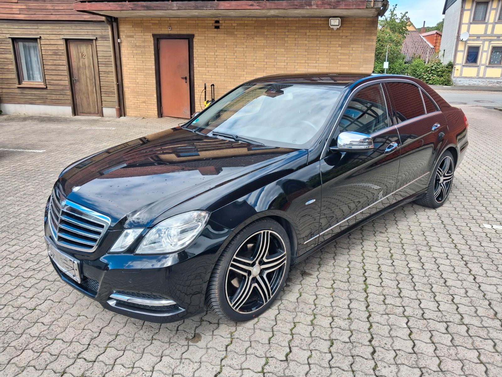 Mercedes-Benz E 200 CGI Avantgarde, Bi-Xenon,