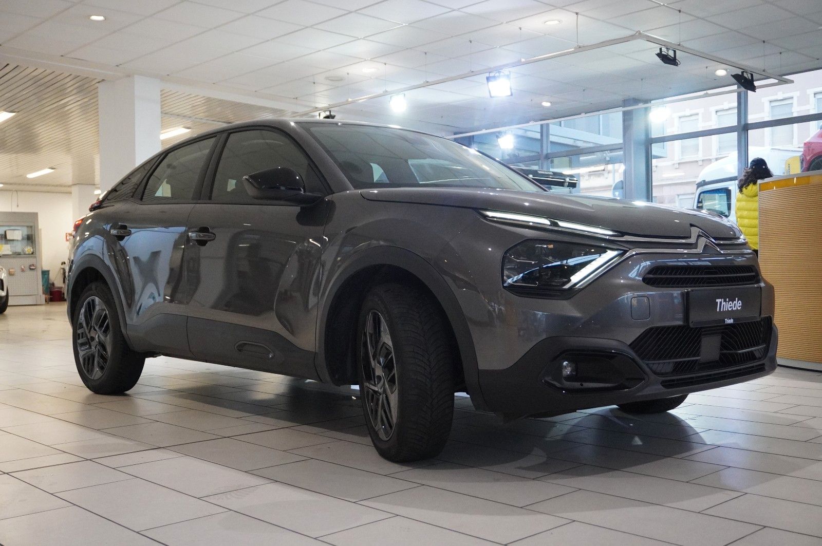 Fahrzeugabbildung Citroën C4 Lim. 1.2T PLUS NAVI/LED/KAMERA/SPORT /VIR/DAB