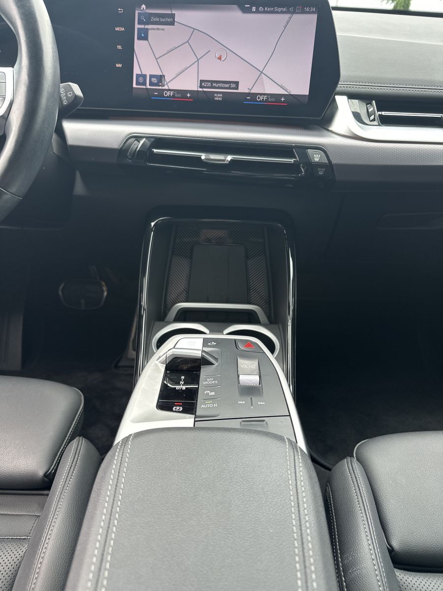 Fahrzeugabbildung BMW iX1 xDrive30 M-Sport NAV+LED+ACC+KAMERA+PANO+SHZ