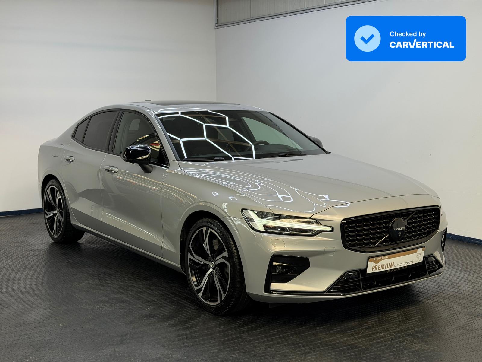 Volvo S60 Ultimate Dark AWD|5J.Garantie|PANO|HUD|VOLL|