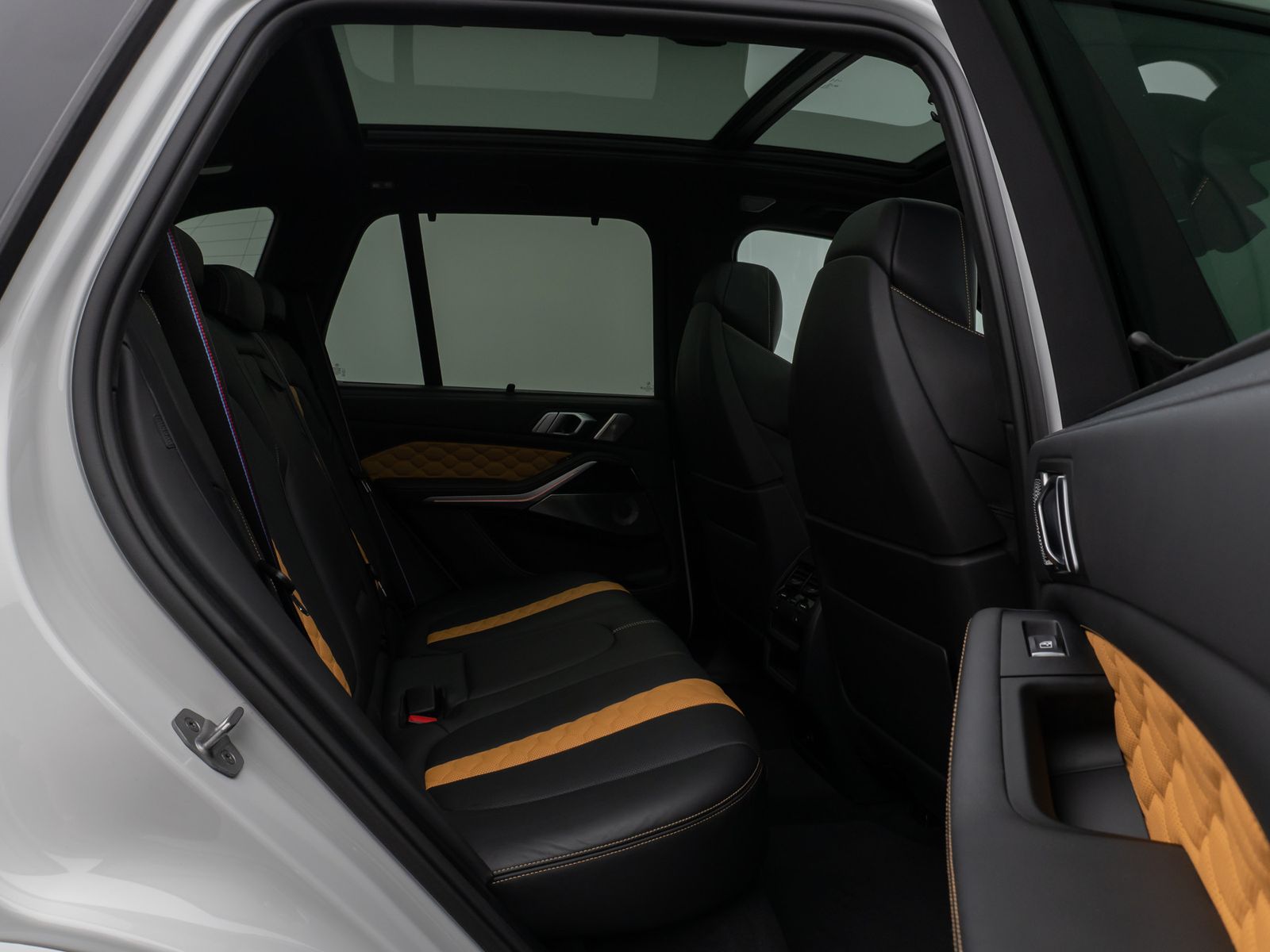 Fahrzeugabbildung BMW X5 M  Competition Panorama Laser 360°B&W SoftCL